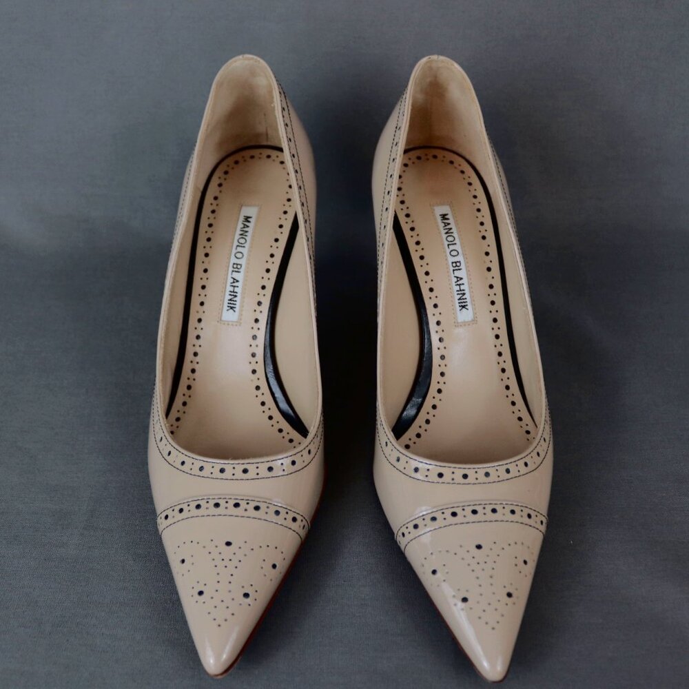 Manolo Blahnik 38 Quitohi Patent Nude Tan Point Toe Heels Perforated Laser Cut - Picture 10 of 16